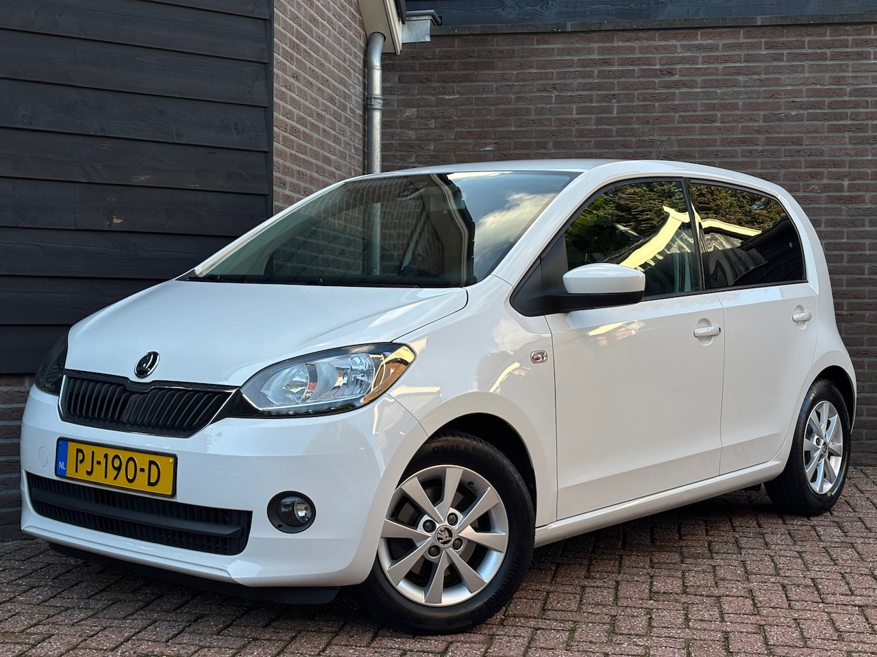 Skoda Citigo - 1.0 Greentech Ambition | Airco | Cruise | App | NAP - AutoWereld.nl