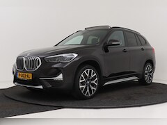 BMW X1 - SDrive20i Business Edition Plus | Panoramadak | Org NL | Dealer Ond. | Camera | Navigatie