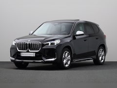 BMW iX1 - xDrive30 Launch Edition 67 kWh | xLine | Comfort Access | Achteruitrijcamera | Stoelverwar
