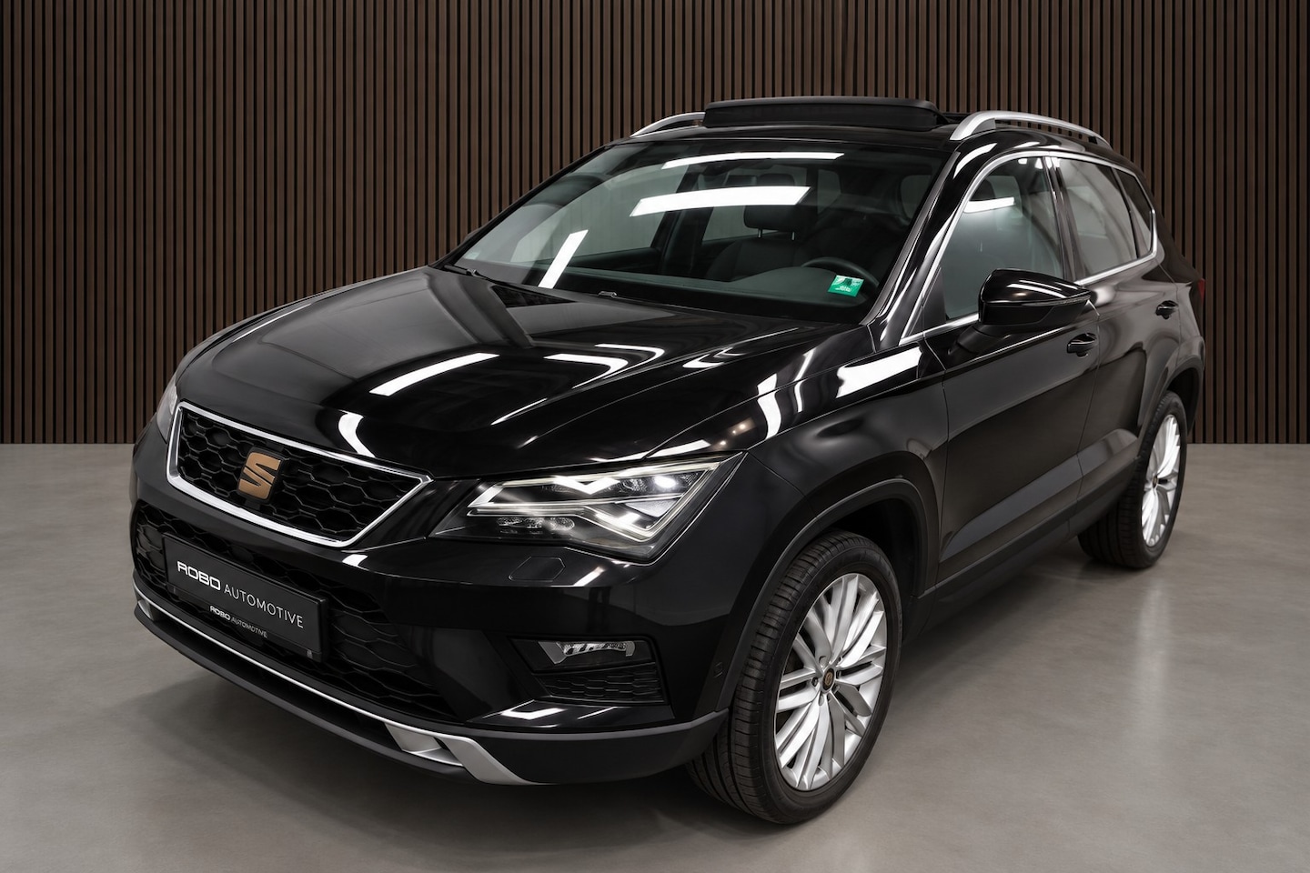 SEAT Ateca - 1.5 TSI FR Business Intense | Panoramadak | Stoelverwarming | Trekhaak | Keyless | Adaptiv - AutoWereld.nl