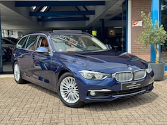 BMW 3-serie Touring - 320i Luxury 2019 AUT PANO NAVI LEDER NAP