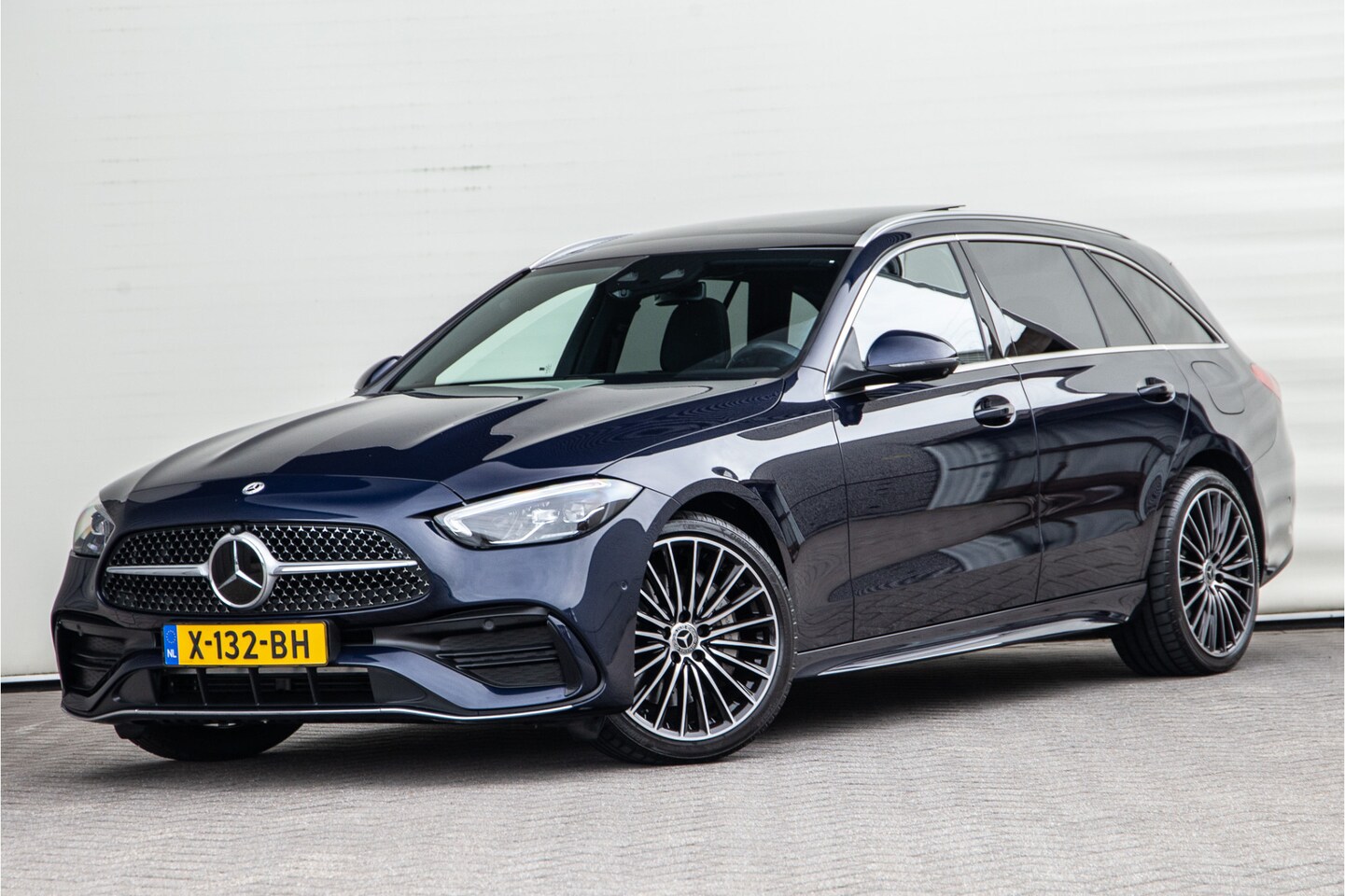 Mercedes-Benz C-klasse Estate - 300 e AMG Premium, Pano, Distronic, 19" Hybrid 2022 - AutoWereld.nl