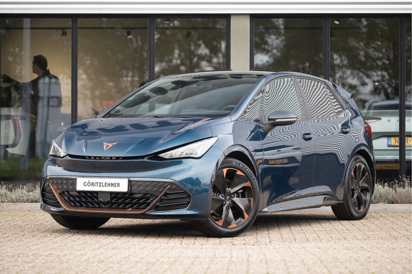 CUPRA Born - Business 62 kWh | Pano | Camera | ACC | Park Assist | Keyless - AutoWereld.nl