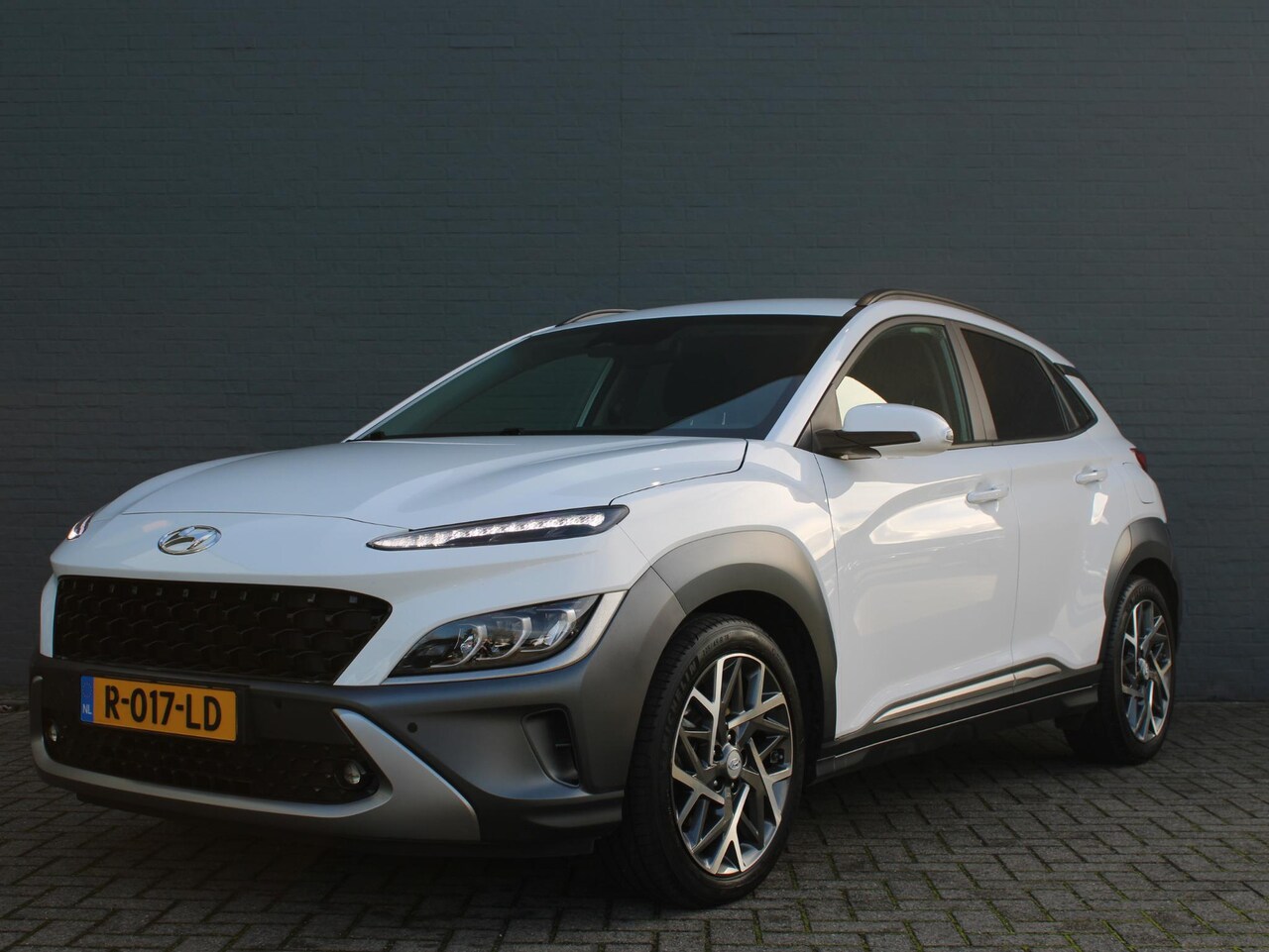 Hyundai Kona - 1.6 GDI HEV Comfort | Trekhaak | Camera | Parkeersensoren | Krell Premium Speakers | Clima - AutoWereld.nl