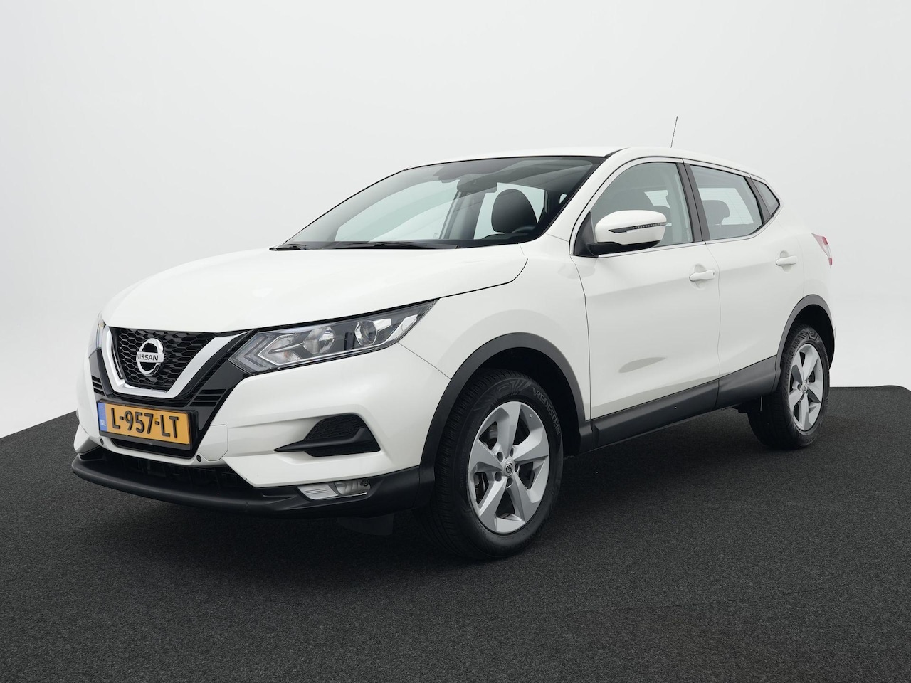 Nissan Qashqai - 1.3 DIG-T Acces Edition | Achteruitrijcamera | Climate Control | Cruise Control | Apple Ca - AutoWereld.nl