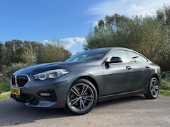 BMW 2-serie Gran Coupé - 218i High Executive Automaat / 1e Eigenaar / Camera / Leder / Stoelverwarming / Navi / 17"