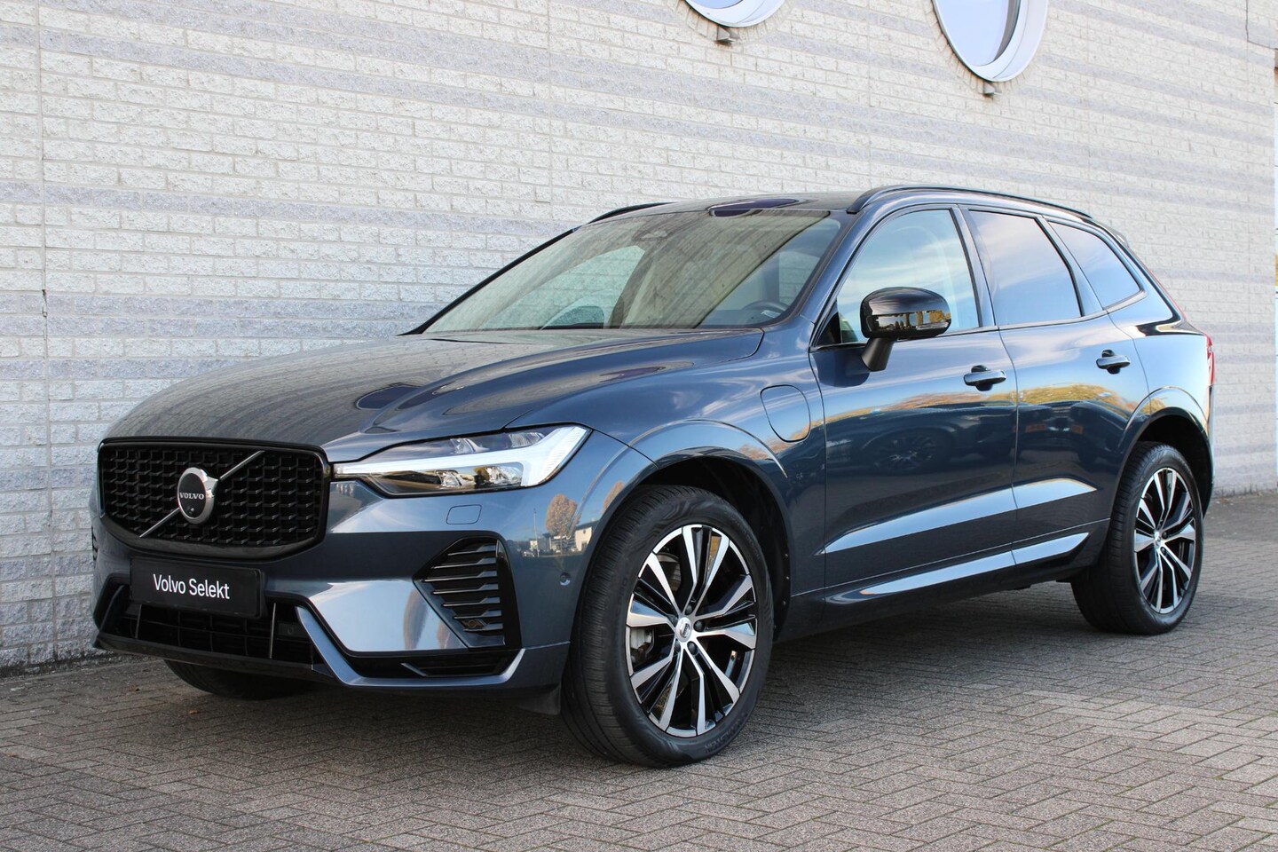 Volvo XC60 - 2.0 T8 Plug-in hybrid AWD Ultimate Dark - AutoWereld.nl