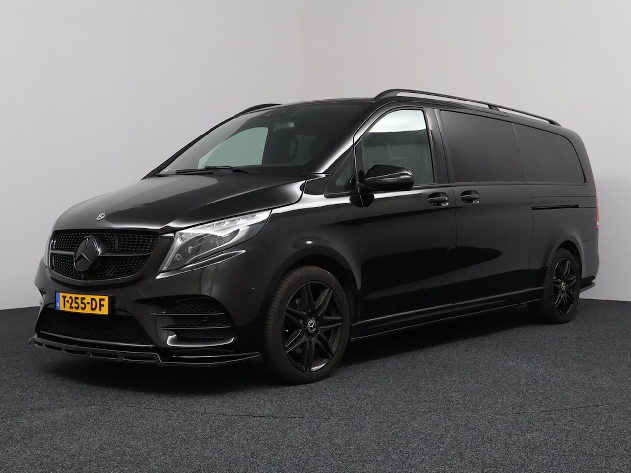 Mercedes-Benz V-klasse - 300d Extra Lang Avantgarde | AMG | Airmatic | 6-8 pers |360° Camera | Burmester! incl BTW - AutoWereld.nl