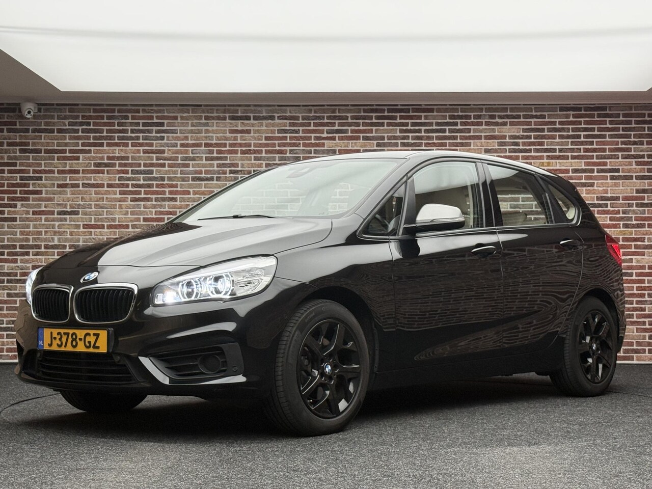 BMW 2-serie Active Tourer - 218i Centennial High Executive 218i Centennial High Executive - AutoWereld.nl