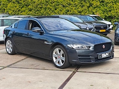 Jaguar XE - 2.0 Turbo (240 pk) Prestige | Storm Grey | Panorama | Meridian | Cold Climate Pack