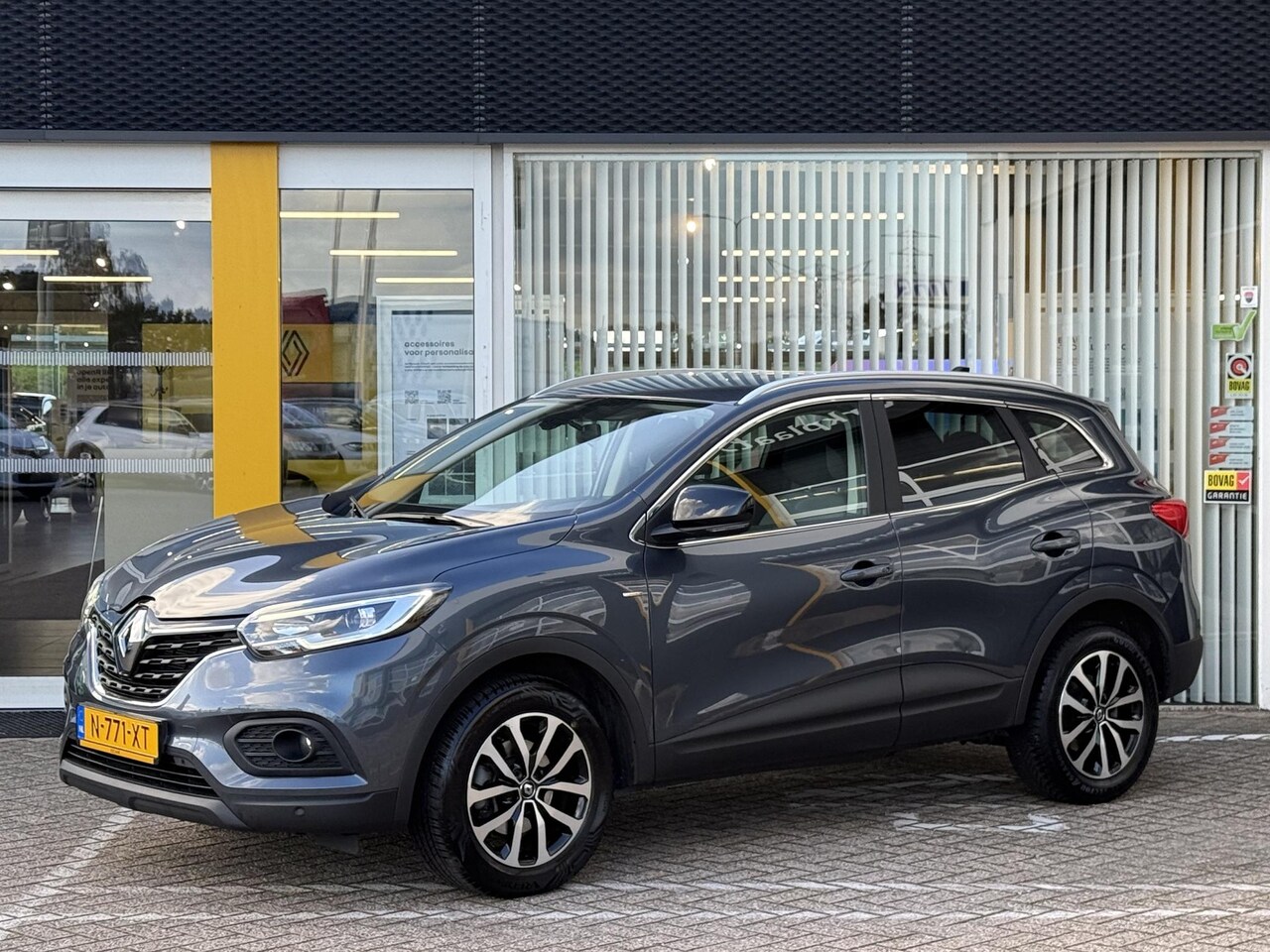 Renault Kadjar - 1.3 TCe Limited | NAP | Trekhaak | Navigatie | Climate Control | DAB | Key-less | - AutoWereld.nl