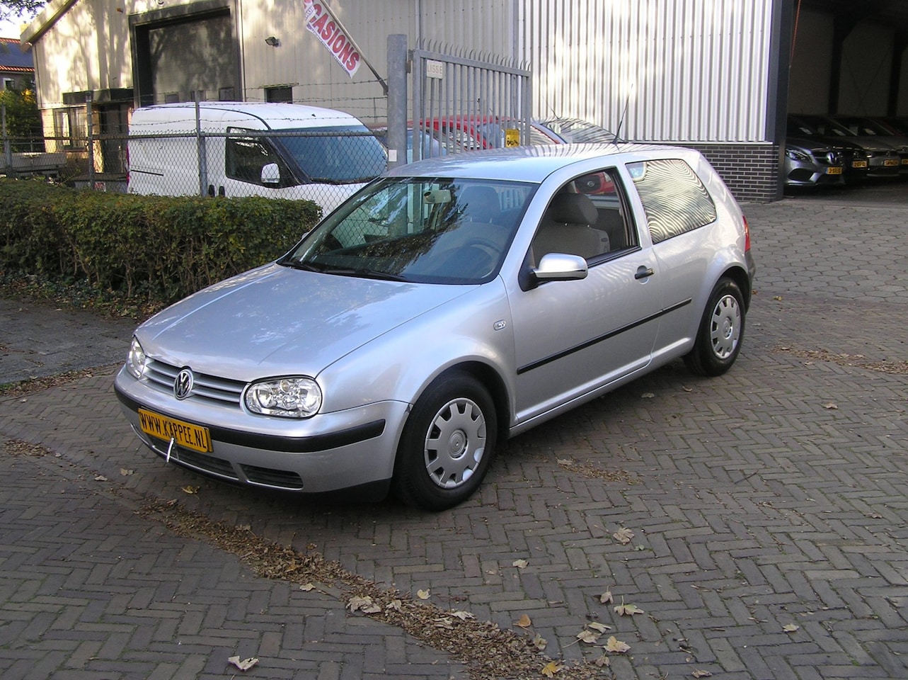 Volkswagen Golf - 1.4-16V Trendline 203 d km nap APK - AutoWereld.nl