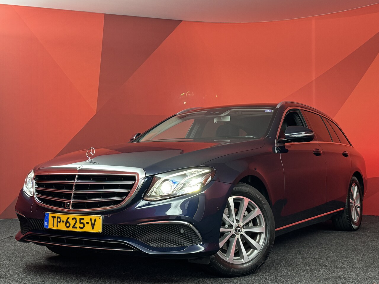 Mercedes-Benz E-klasse Estate - 200 Premium Plus | Widescreen | Leer | Panorama | Burmester | - AutoWereld.nl