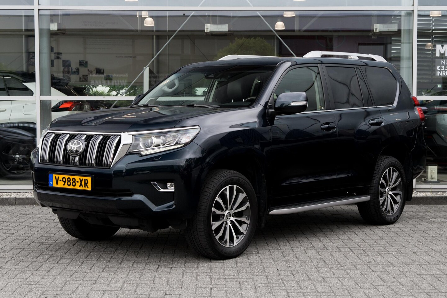Toyota Land Cruiser - 2.8 D-4D-F Executive Blind Van 2.8 D-4D-F Executive Blind Van - AutoWereld.nl