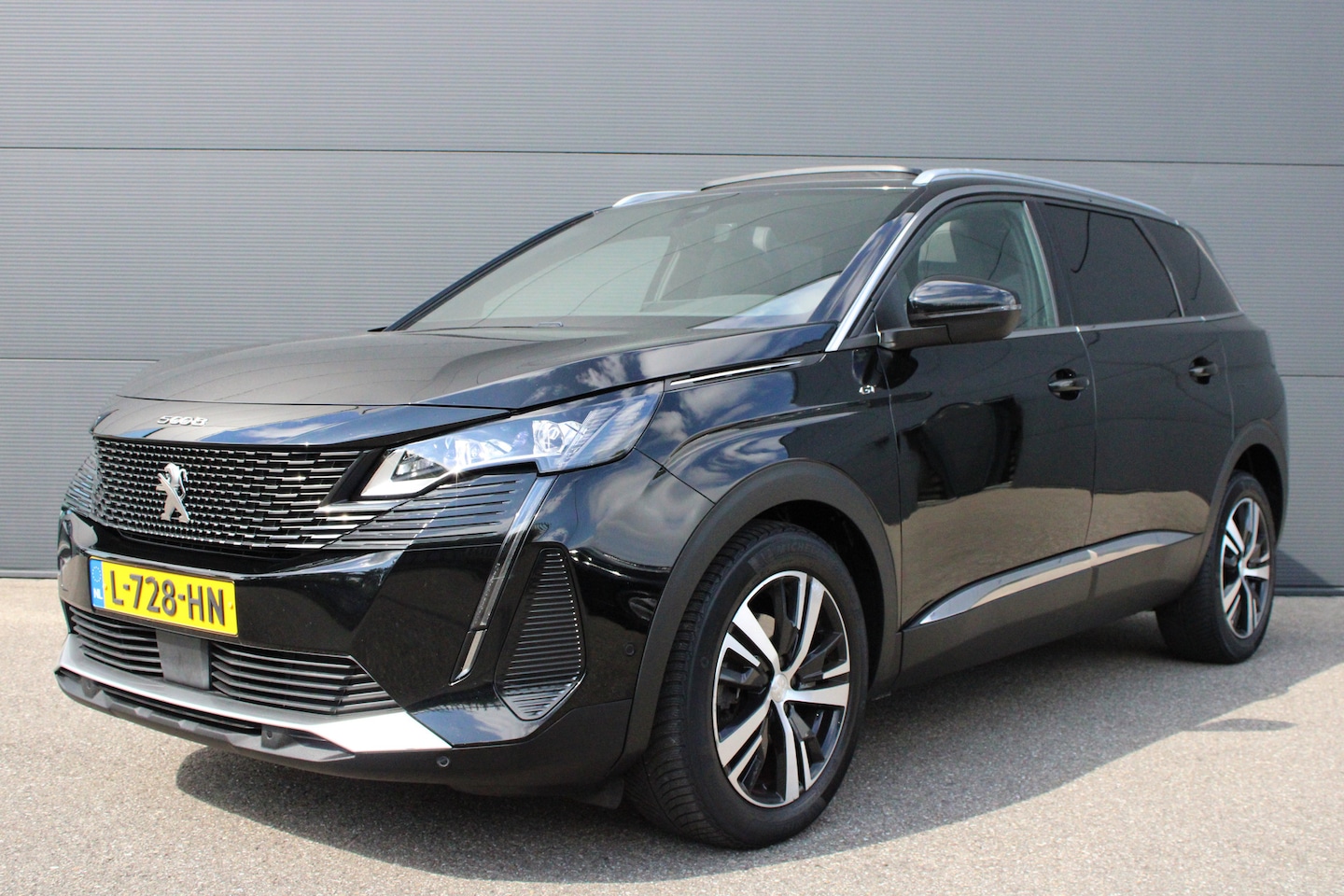 Peugeot 5008 - 1.2 PureTech EAT8 GT | Automaat | Navigatie | Camera | Panorama/schuifdak | Focal | Elektr - AutoWereld.nl