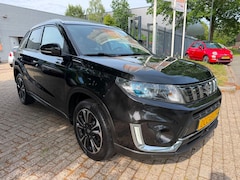 Suzuki Vitara - 1.0 Boosterjet Stijl automaat, panorama, cruise, elec pakket leder, camera, navi, pdc , nw
