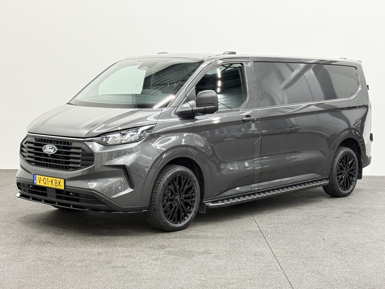 Ford Transit Custom - 300 2.0 TDCI L2H1 EC Sport Nieuw Model Automaat Parkeersensoren Trekhaak Navigatie Apple C - AutoWereld.nl