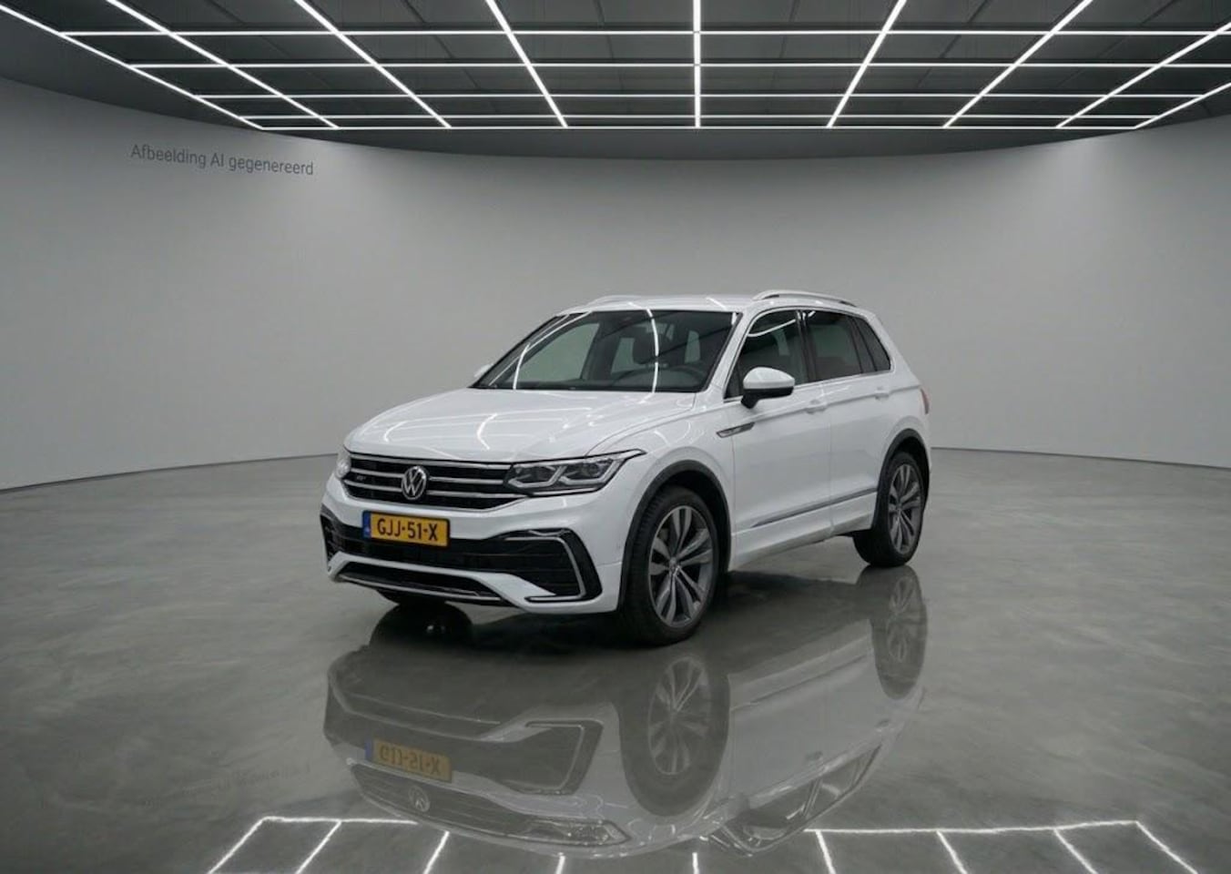 Volkswagen Tiguan - 1.4 TSI eHybrid R-Line Business+ 245 PK| Trekhaak | Navigatie | Achteruitrijcamera | Dodeh - AutoWereld.nl
