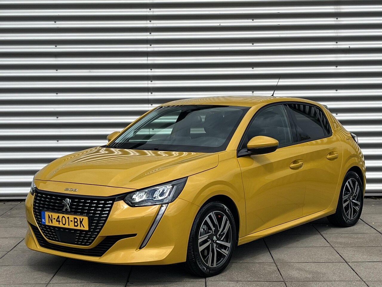 Peugeot 208 - 1.2 PureTech 100 Allure | Handgeschakeld | Cruise Control | Parkeersensoren | Trekhaak - AutoWereld.nl