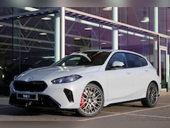 BMW 1-serie - 120 M Sport Automaat / Panoramadak / Sportstoelen / Head-Up / M Adaptief onderstel / Parki