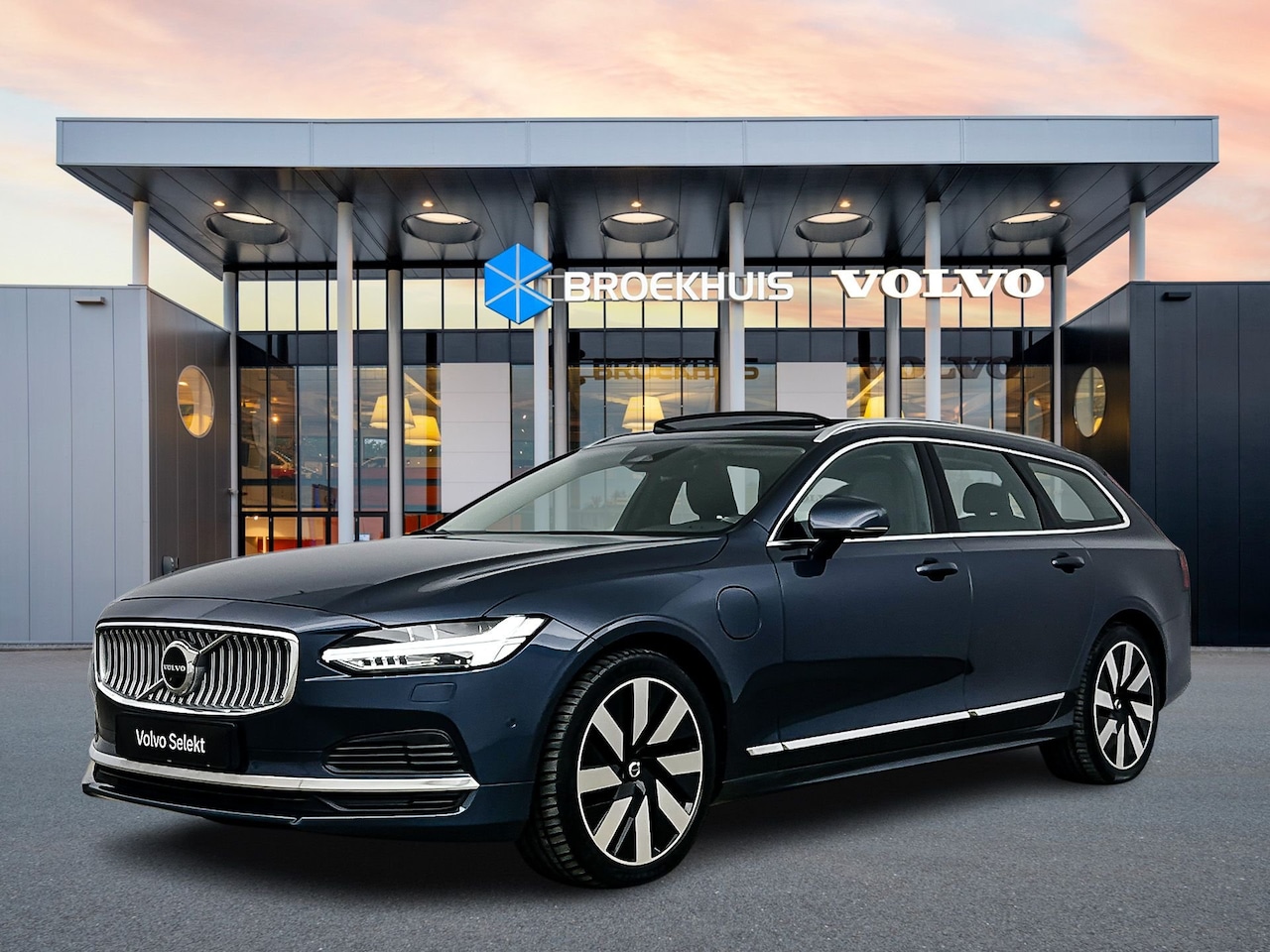Volvo V90 - T6 Recharge Long Range Plus Bright | 19" | Luchtvering | Panoramadak | Elektr. verst. Stoe - AutoWereld.nl