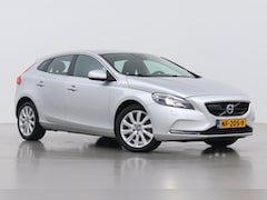 Volvo V40 - 2.0 D3 Momentum | Trekhaak | ACC | BLIS | Standkachel | Stoelverwarming voor+achter | Navi