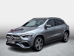 Mercedes-Benz GLA-Klasse - 250 e Business Solution AMG | Panoramadak | Night pakket | Achteruitrijcamera | DISTRONIC