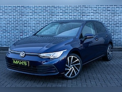 Volkswagen Golf - 1.5 TSI Life | Achteruitrijcamera | Parkeersensoren | Lichtmetalen Velgen | Privacy Glas |