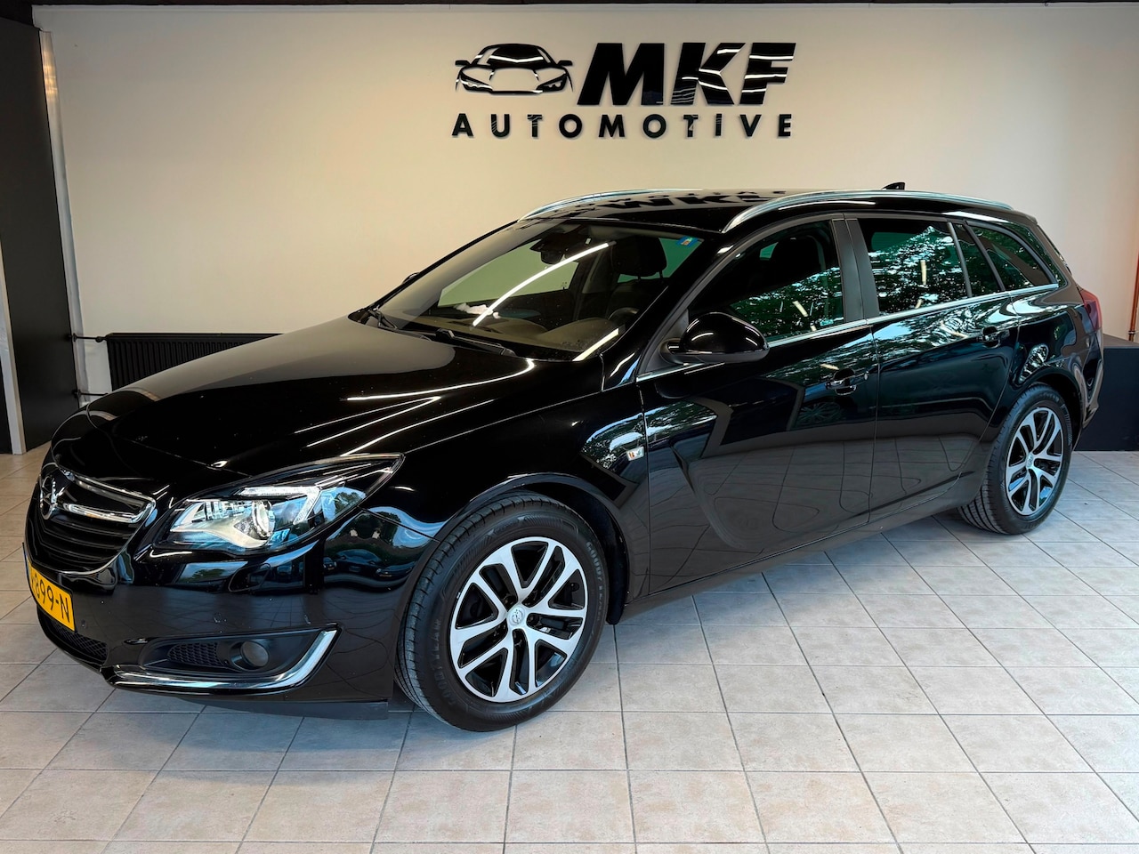 Opel Insignia Sports Tourer - 1.6 CDTI EcoFLEX Business+ FULL! - AutoWereld.nl