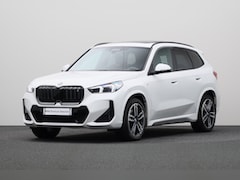 BMW iX1 - xDrive30 Launch Edition 67 kWh | Actieve stoel voor bestuurder (met massagefunctie) | Head