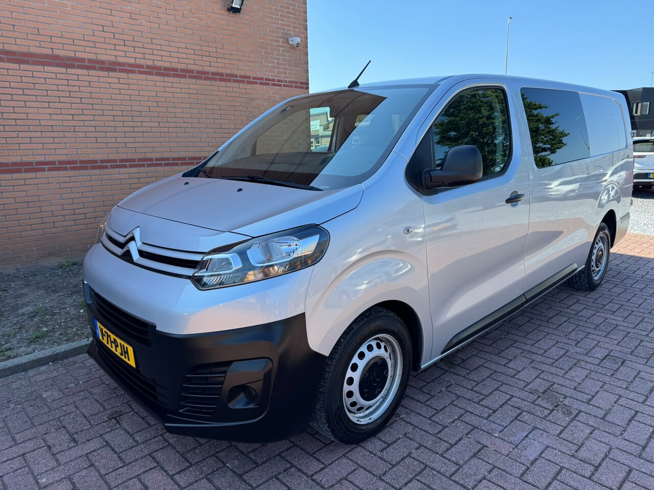 Citroën Jumpy - 2.0 BlueHDI 120 Comfort XL DC S&S 5 pers, Euro 6, L3H1, Trekhaak, Marge, - AutoWereld.nl
