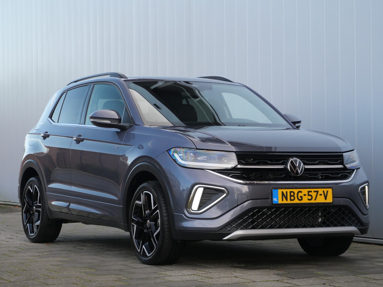 Volkswagen T-Cross - 1.0 TSI R-Line Edition Automaat 18 Inch / Climate Control / Sportstoelen - AutoWereld.nl