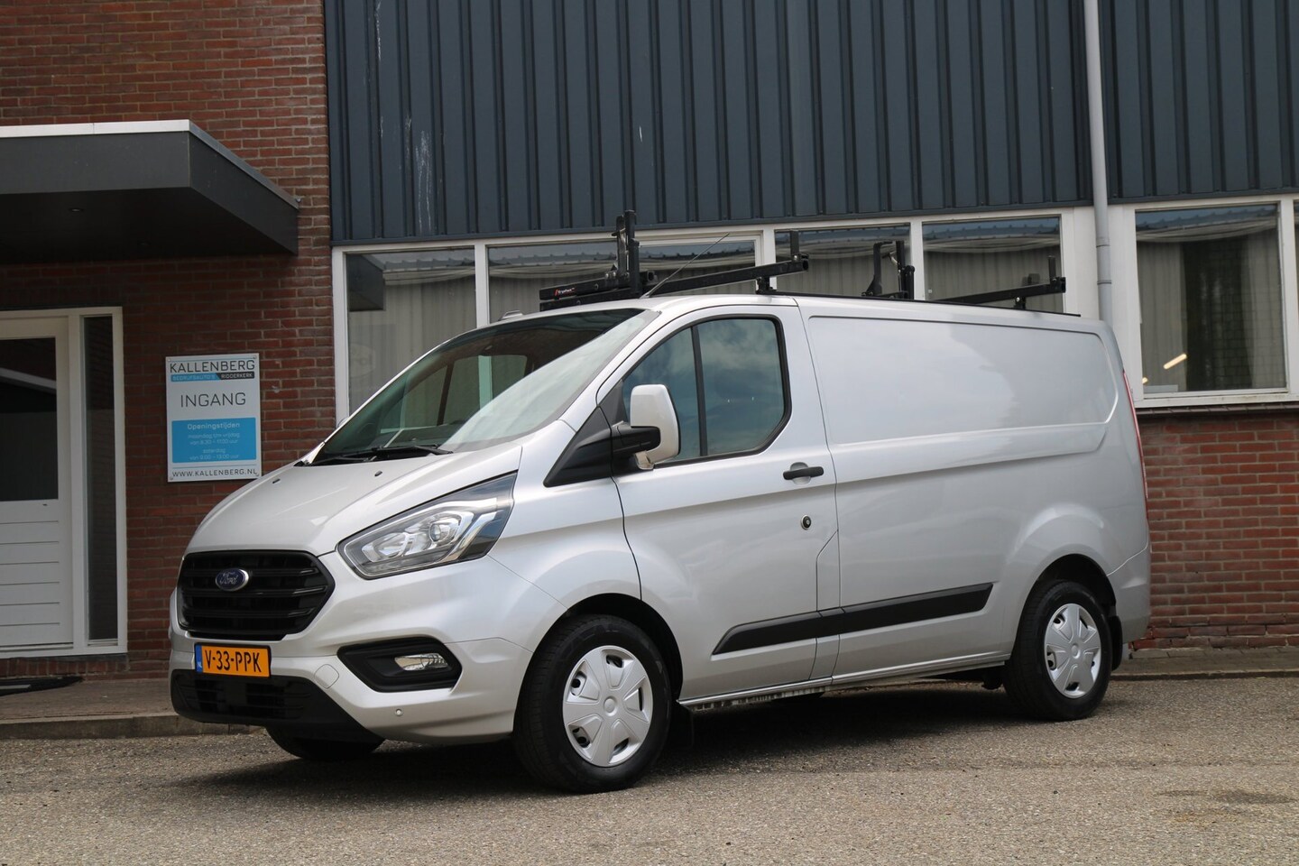 Ford Transit Custom - 340 2.0 TDCI L1H1 Trend / Automaat / Laadruimte inrichting / Trekhaak - AutoWereld.nl