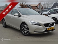 Volvo V40 - 2.0 T2 Nordic+ | Pano-dak | LED-Koplamp
