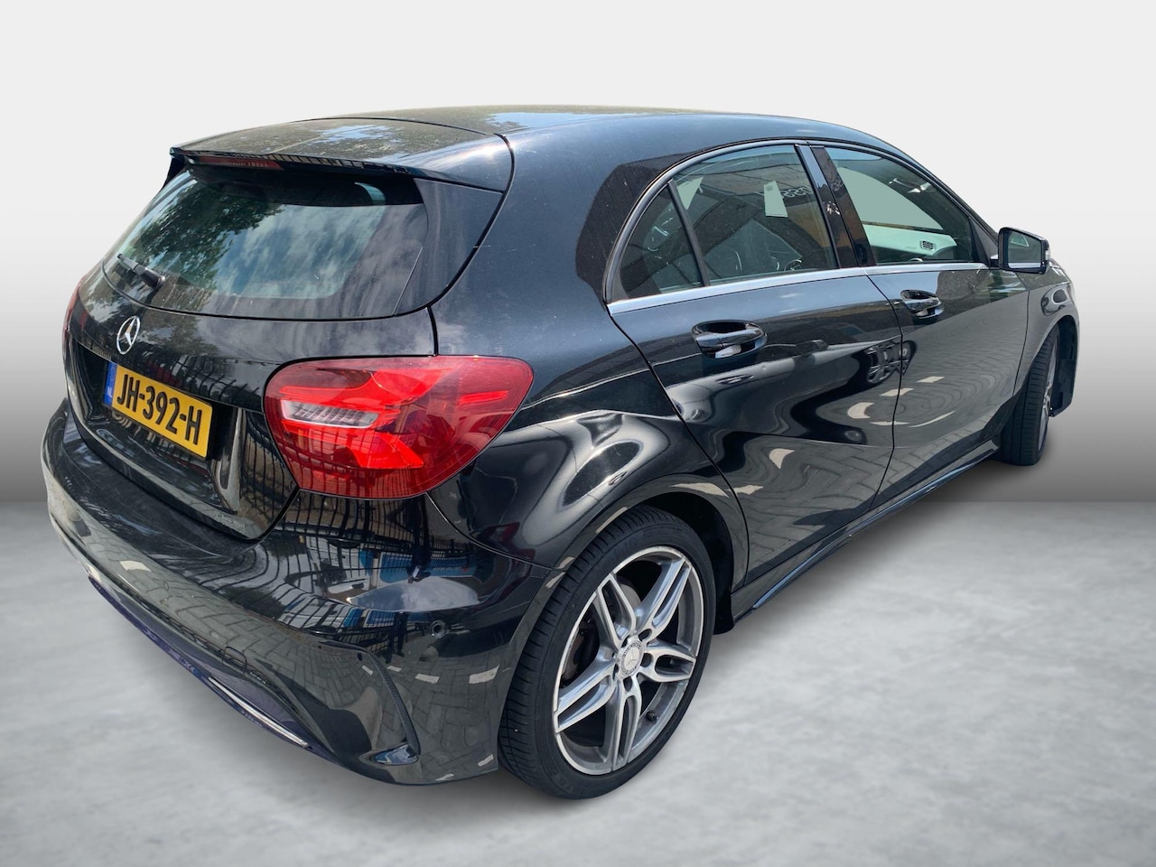 Mercedes-Benz A-klasse - 200 Ambition | WORDT VERWACHT | AMG PAKKET | PANORAMADAK | EERSTE EIGENAAR | ORIGINEEL NL - AutoWereld.nl