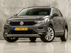 Volkswagen T-Roc - 1.5 TSI Sport (NAP, APPLE CARPLAY, VIRTUAL DASHBOARD, PANORAMADAK, SPORTSTOELEN, CLIMATE,
