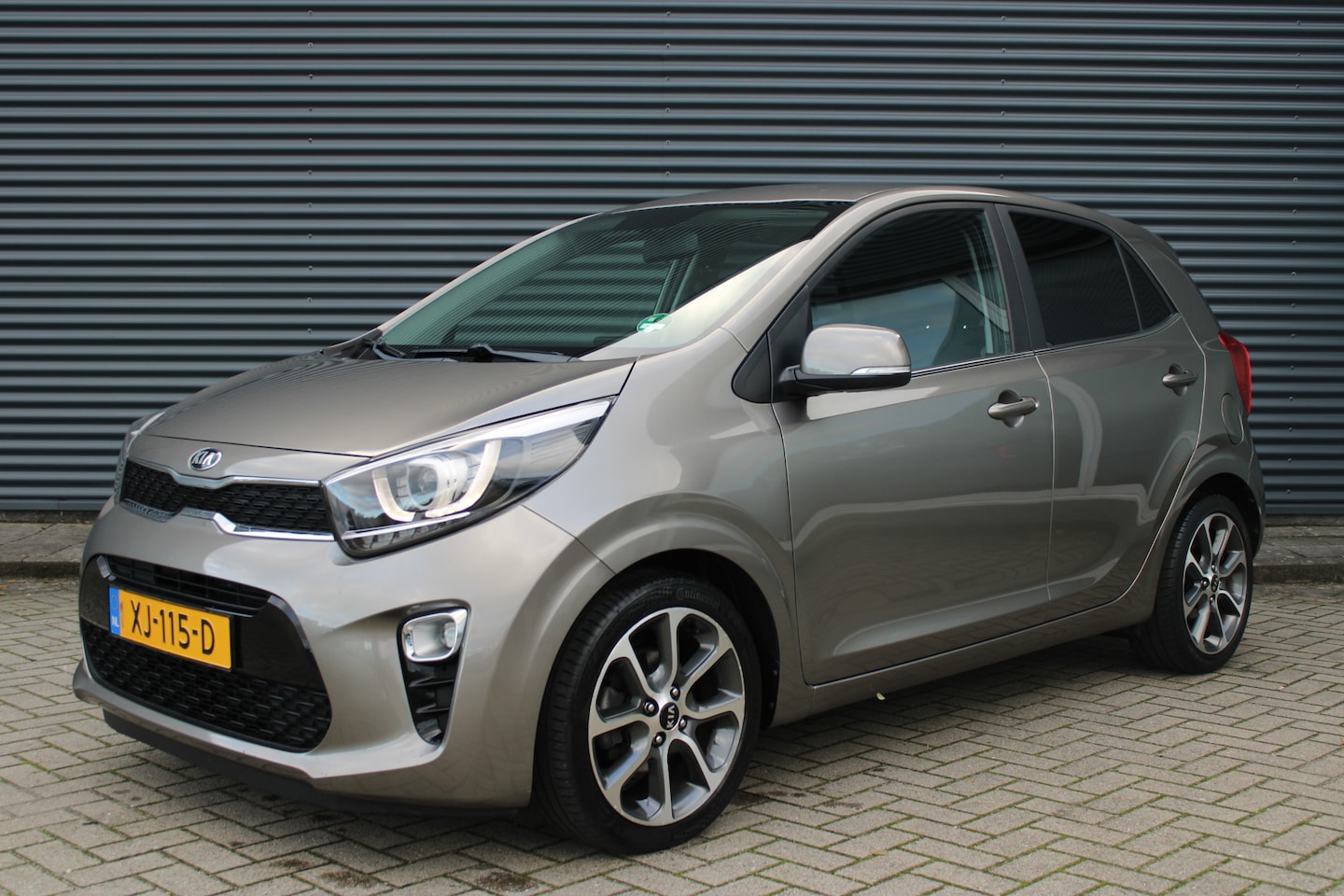 Kia Picanto - 1.0 CVVT Design Edition NAP CarPlay Cruisecontrol Leder Navigatie Camera - AutoWereld.nl