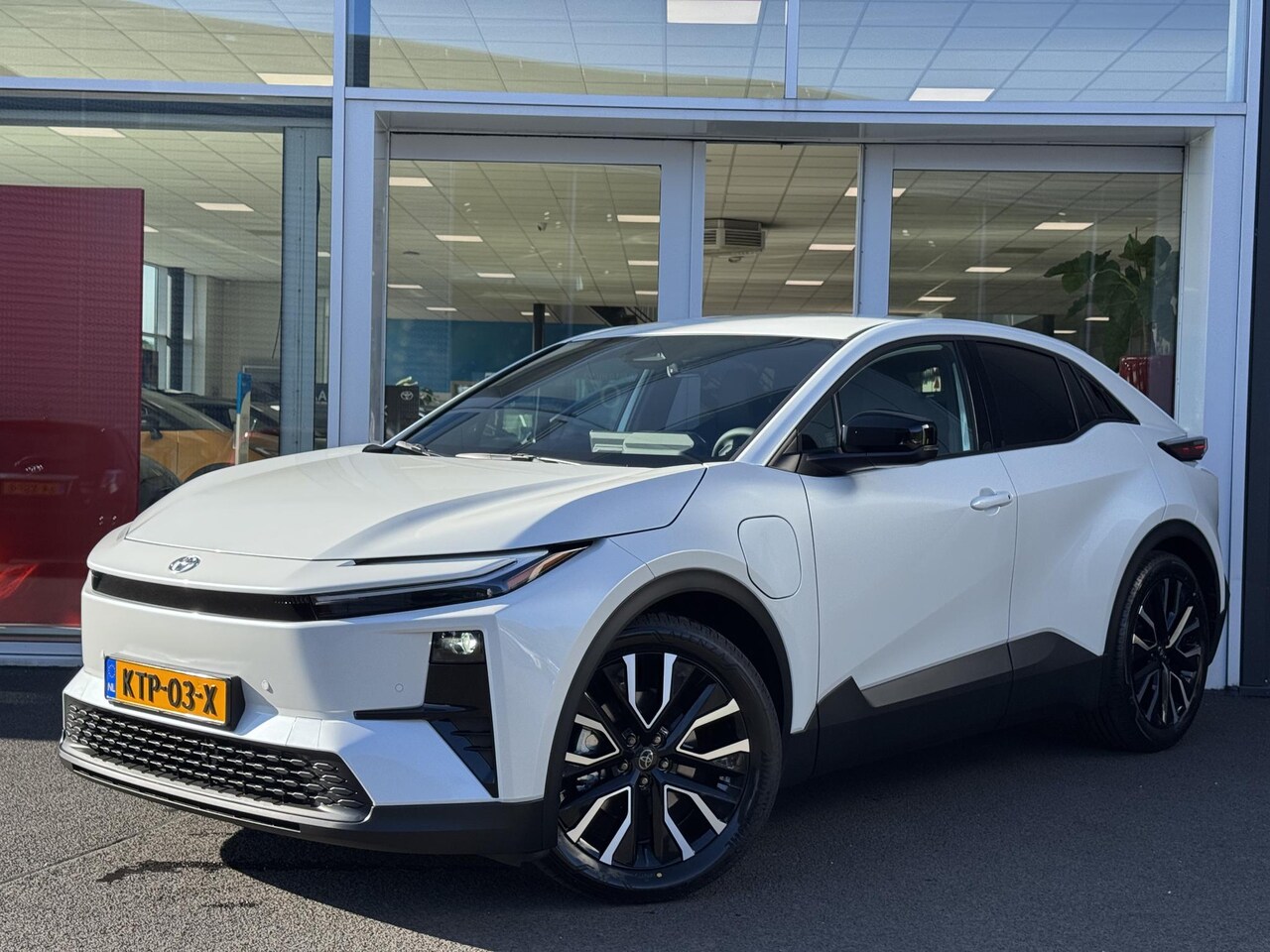 Toyota C-HR - First Edition 77 kWh First Edition 77 kWh - AutoWereld.nl