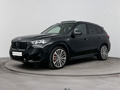 BMW X1 - xDrive23i M Sport Automaat / Panoramadak / Trekhaak / M Sportstoelen / Parking Assistant P