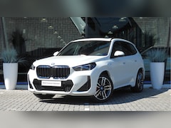 BMW X1 - xDrive25e M Sport Automaat / Panoramadak / Trekhaak / Head-Up / Comfort Access / Live Cock
