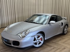 Porsche 911 - 996 3.6 Coupé Turbo / 6-Speed Manual / 420 PK / Polar Silber / Documentatie / Nieuwe koppe