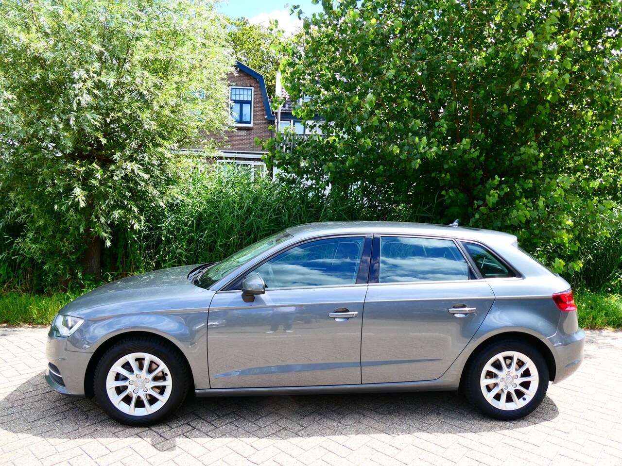Audi A3 Sportback - 1.2 TFSI 110pk Sport Clima Navi PDC Trekhaak 1300kg. - AutoWereld.nl