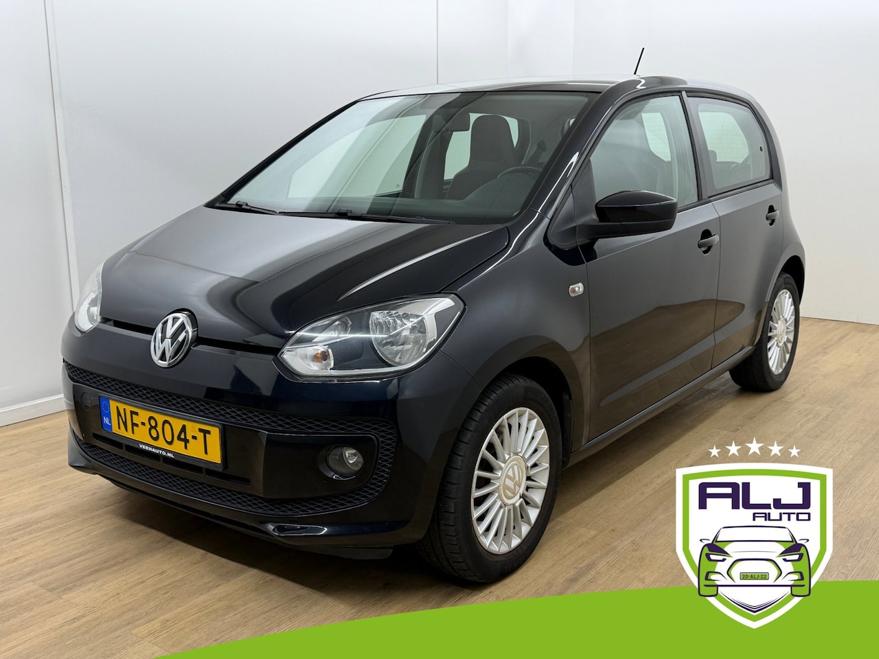 Volkswagen Up! - Occasion 1.0 high up! BlueMotion | Zwart | Tweedehands Volkswagen Up! | Airco | Aux | Stoe - AutoWereld.nl