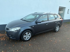 Kia Cee'd - 1.4 CVVT X-tra, '11, airco, versnellingsbak defect