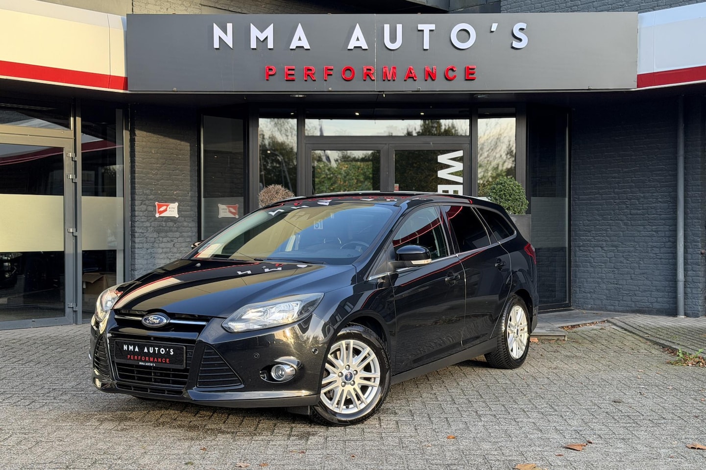 Ford Focus Wagon - 1.6 EcoBoost Titanium Adaptieve Cruise Control, Parkeercamera, 2e Eigenaar, Dealer onderho - AutoWereld.nl