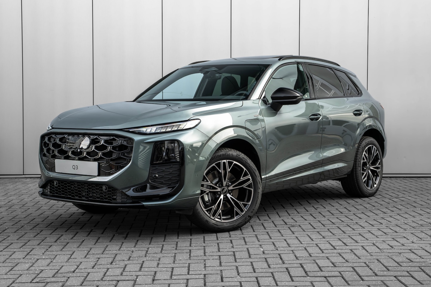 Audi Q3 - e-hybrid S edition 200 kW / 272 pk | Adaptive cruise control | Audi sound system | Cruise - AutoWereld.nl