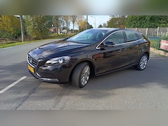Volvo V40 - 1.6 T4 Momentum