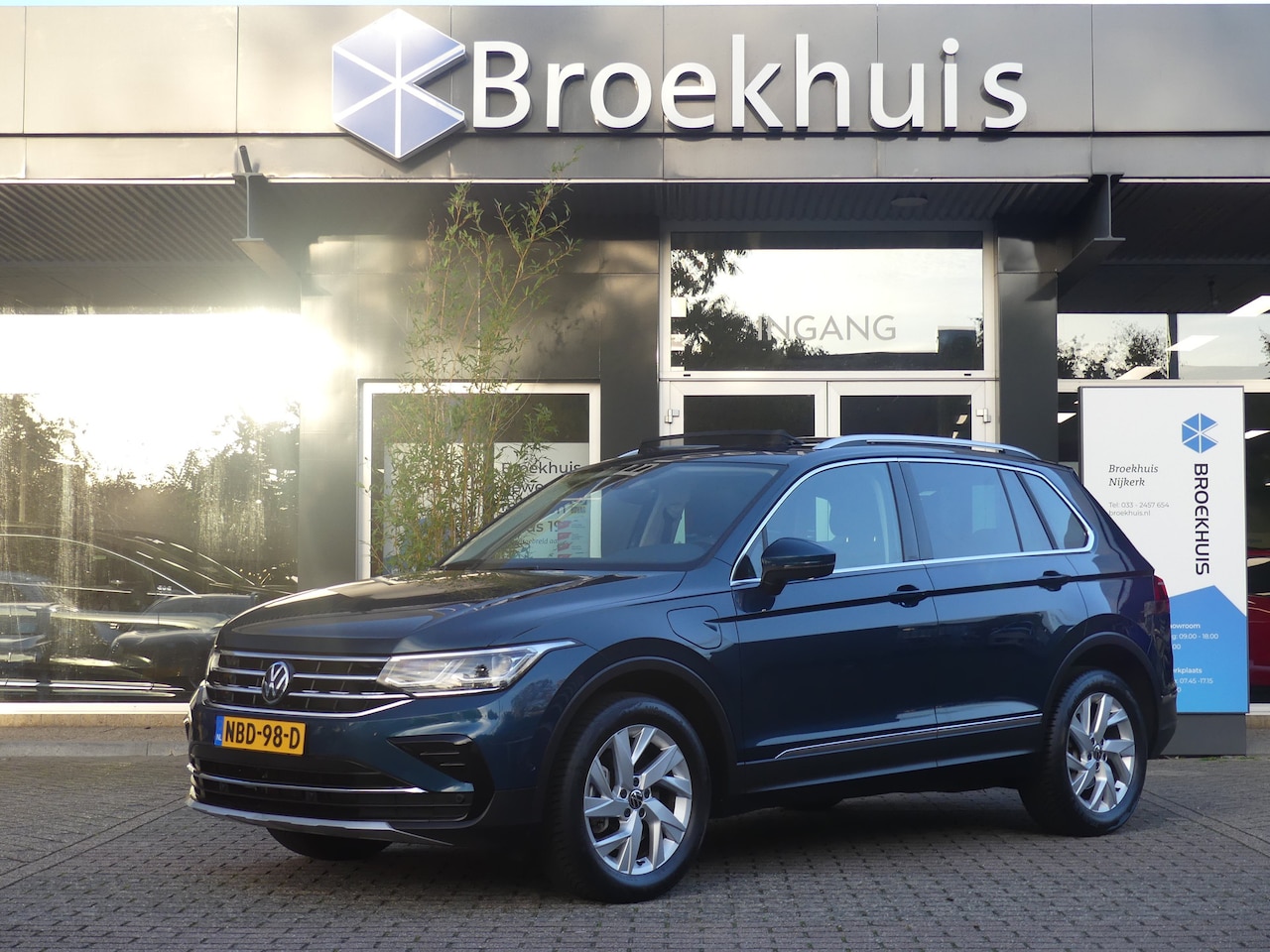 Volkswagen Tiguan - 1.4 TSI eHybrid R-Line Business+ | PANORAMADAK | ADAPTIVE CRUISE | DODEHOEKDETECTIE | CAME - AutoWereld.nl