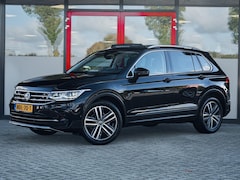 Volkswagen Tiguan - 1.4 TSI eHybrid Elegance | Trekhaak | Panoramadak | Virtual Cockpit | Schuif/Kanteldak | C
