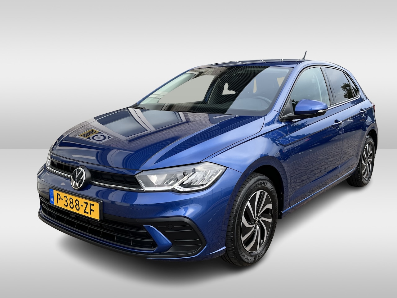 Volkswagen Polo - 1.0 TSI Life / AUTOMAAT/ ADAPT-CRUISE/ DIGITAL DASH/ APP-CONNECT/ GETINT GLAS/ NAVI/ AIRCO - AutoWereld.nl